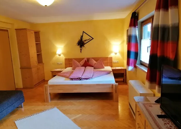 Bacher Gertrud Mayrhofen